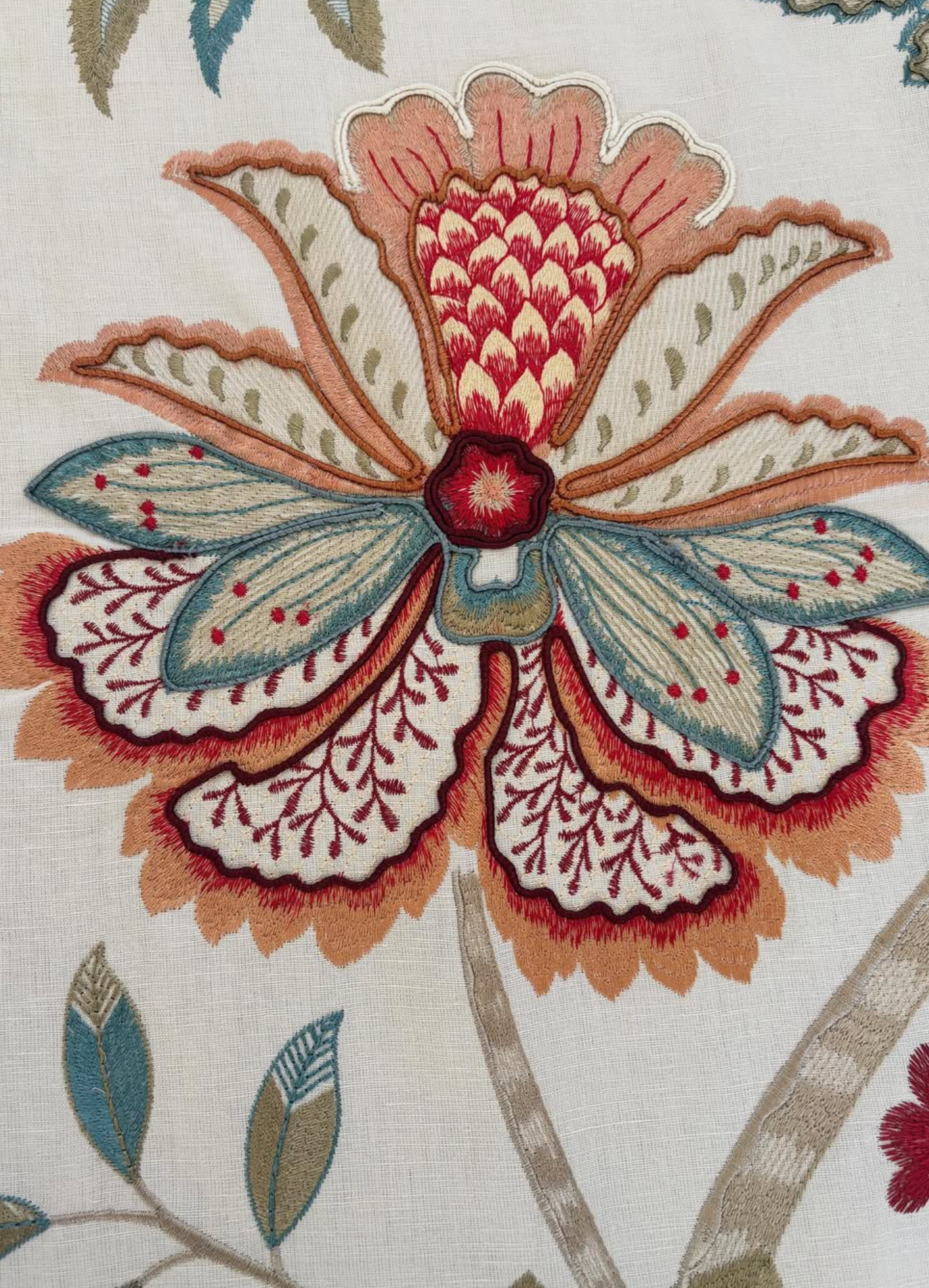 Colefax and Fowler - Baptista Linen Embroidery